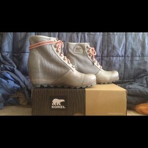 Sorel Wedge boots